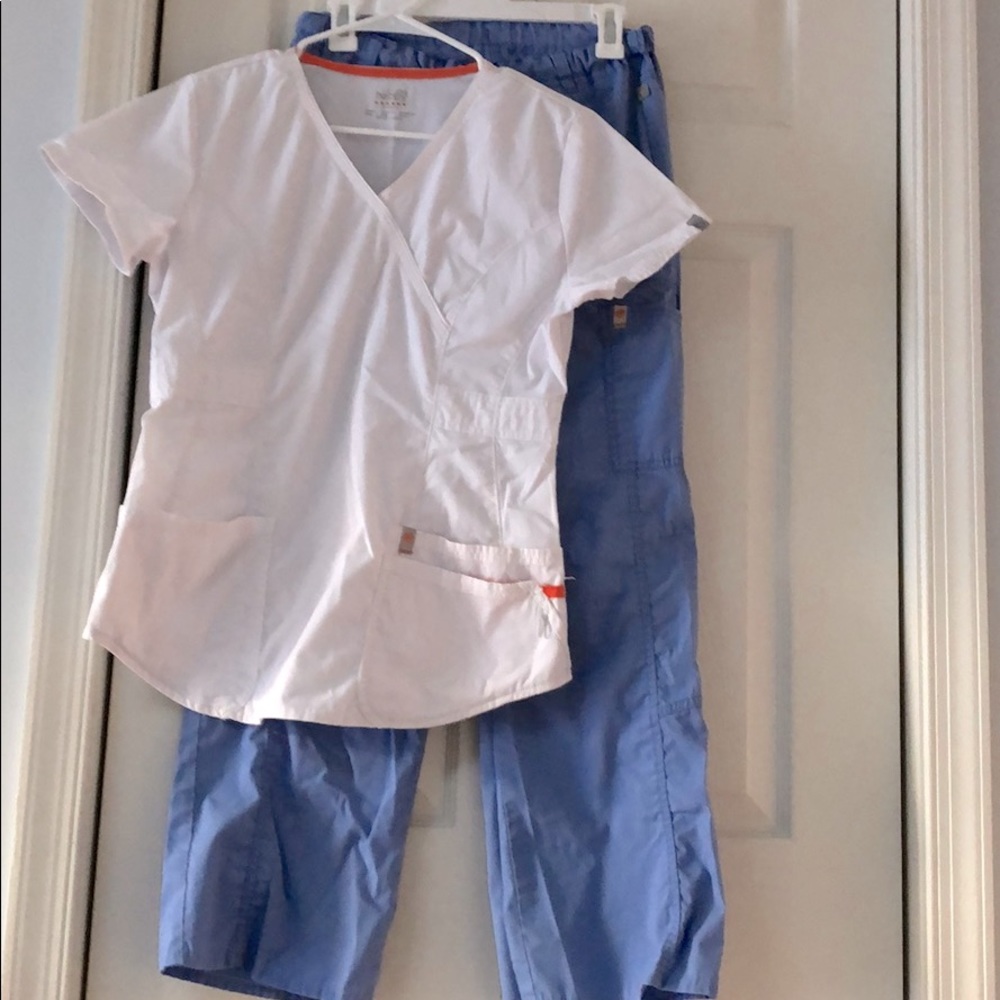Code Happy Scrub Set 👩🏼‍⚕️